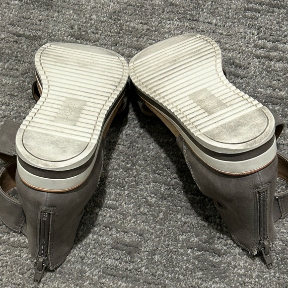 Life stride strap sandal with ankle zip - Picture 4 of 5